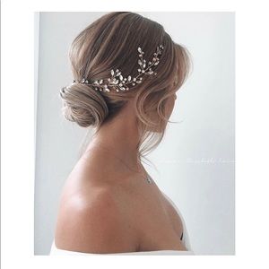 Ulyana Aster “Alexa” hairpieces gold/silver